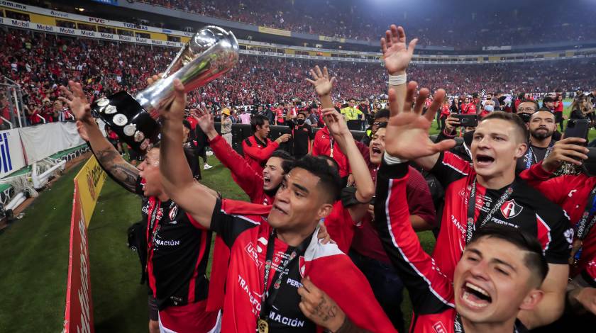 ¡Tras 70 años! Selección Peruana felicitó a Anderson Santamaría por título conseguido con Atlas de México