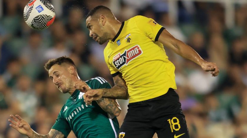 Atención Selección Peruana: Alexander Callens debutó en victoria del AEK ante Panathinaikos, pero salió sentido
