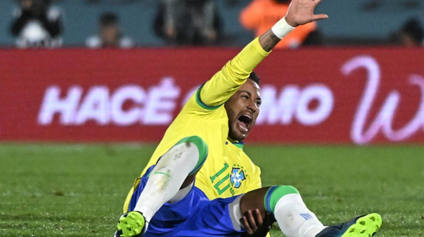 Neymar sufrió la rotura del ligamento y menisco de su rodilla izquierda y se pierde el resto de la temporada