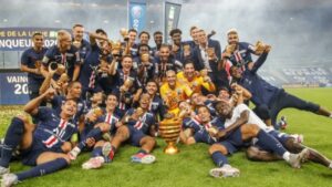 De las manos de Navas: PSG ganó por penales al Lyon y es campeón de la Copa de la Liga