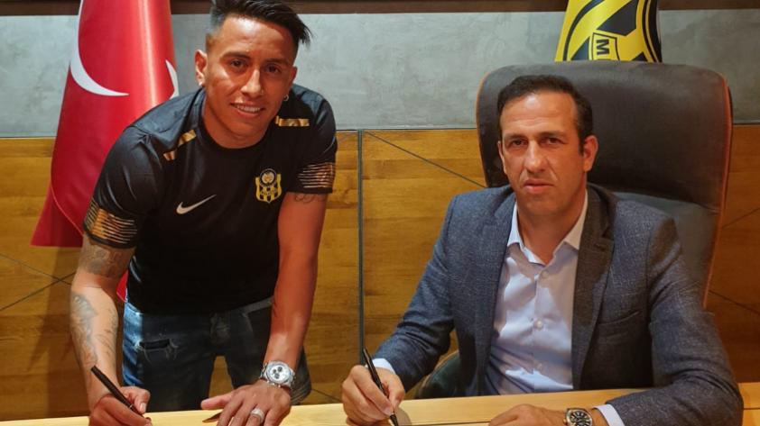 Christian Cueva llegó a Turquía y firmó contrato con el Malatyaspor (FOTOS)