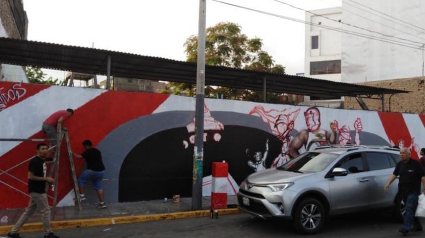 Hinchas Incondicionales acondicionaron estos murales en los alrededores del Estadio Nacional (FOTOS)