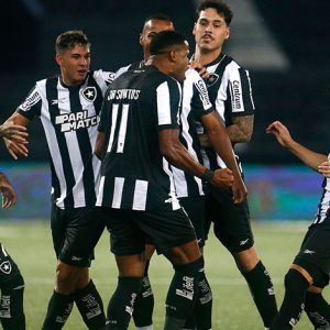 Botafogo ha cosechado dos victorias consecutivas en el Brasileirao y buscará revertir su situación en la Copa Libertadores ante Universitario.