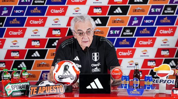 Jorge Fossati brindó su segunda lista de jugadores convocados para la Selección Peruana, pero esta vez solo de deportistas que militan en el extranjero.