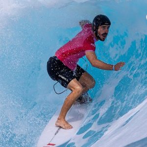 El surfista peruano sigue en competencia y buscará alcanzar la gloria en los Juegos Olímpicos París 2024.