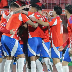 Bajas confirmadas de la selección chilena para enfrentar a Perú en Lima