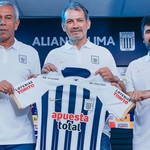 Franco Navarro fue presentado por todo lo alto como nuevo director deportivo de Alianza Lima de cara a la próxima temporada.