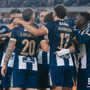 Alianza Lima igualó 1-1 con LDU Quito en el marco de la "Noche Blanca 2025", la presentación oficial del equipo ecuatoriano.