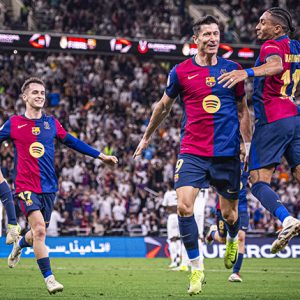 El Barcelona se coronó campeón de la Supercopa de España tras una contundente victoria 5-2 sobre el Real Madrid.