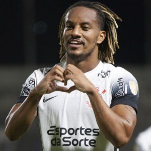 El Corinthians, con un gol de André Carrillo, empató 1-1 con Universidad Central en condición de visitante.