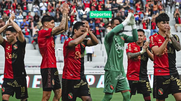 El equipo rojinegro ya está en Colombia para enfrentar a Deportes Tolima en debut en la Fase 2 de la Copa Libertadores 2025.