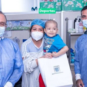 Alianza Lima visitó a niños del Hospital Almenara en una emotiva jornada solidaria