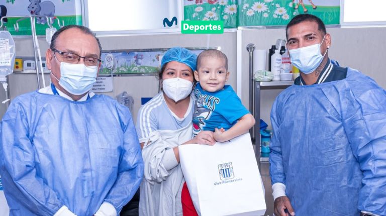 Alianza Lima visitó a niños del Hospital Almenara en una emotiva jornada solidaria